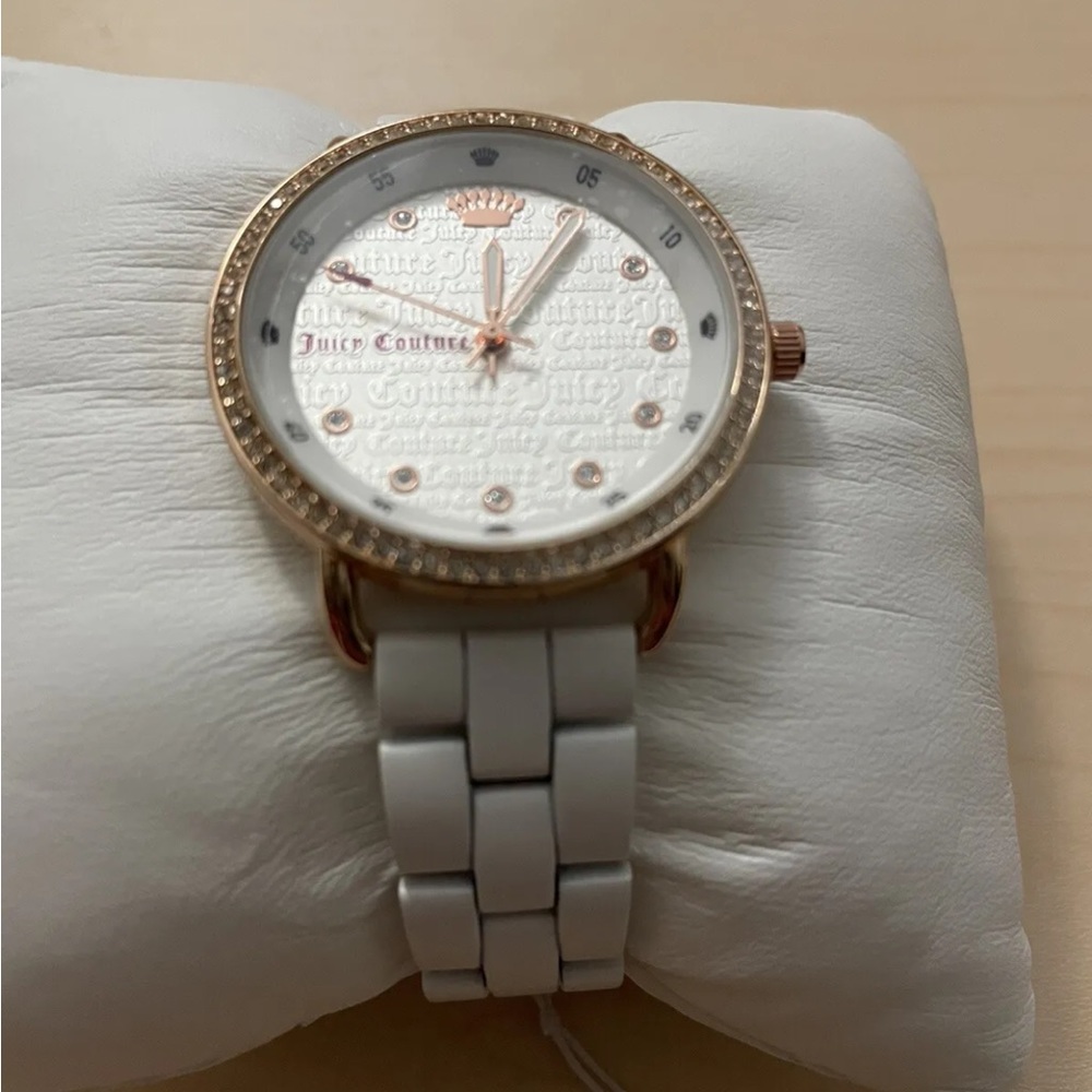 Juicy Couture Watch Womens White And Rose Gold Water Resistant Analog